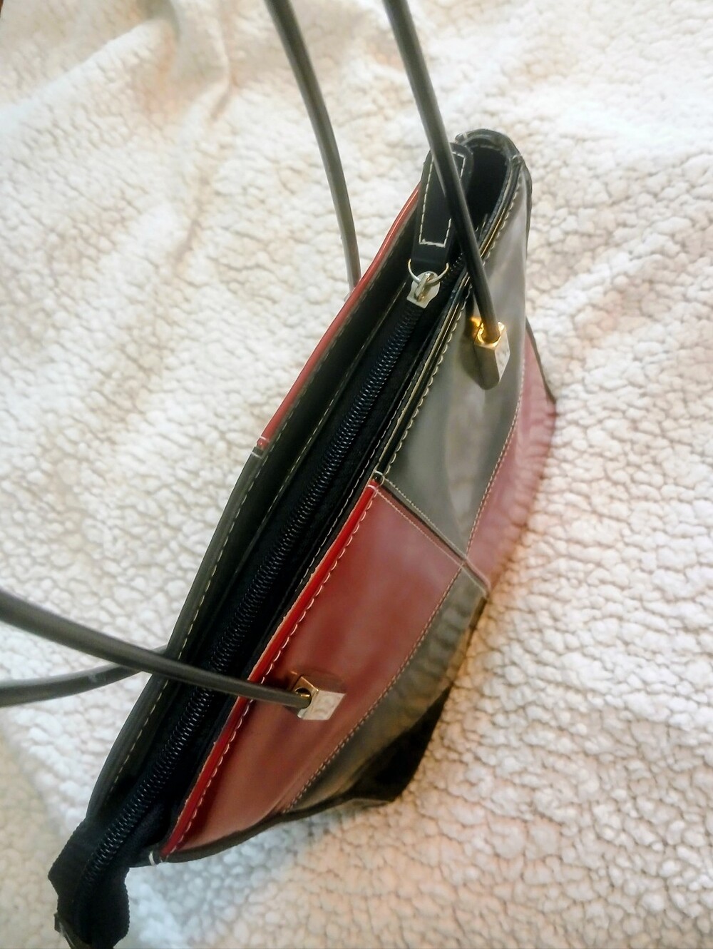 ● FINAL SALE●   Red & Black Patchwork Tote Bag - Women - Picture 4 of 9